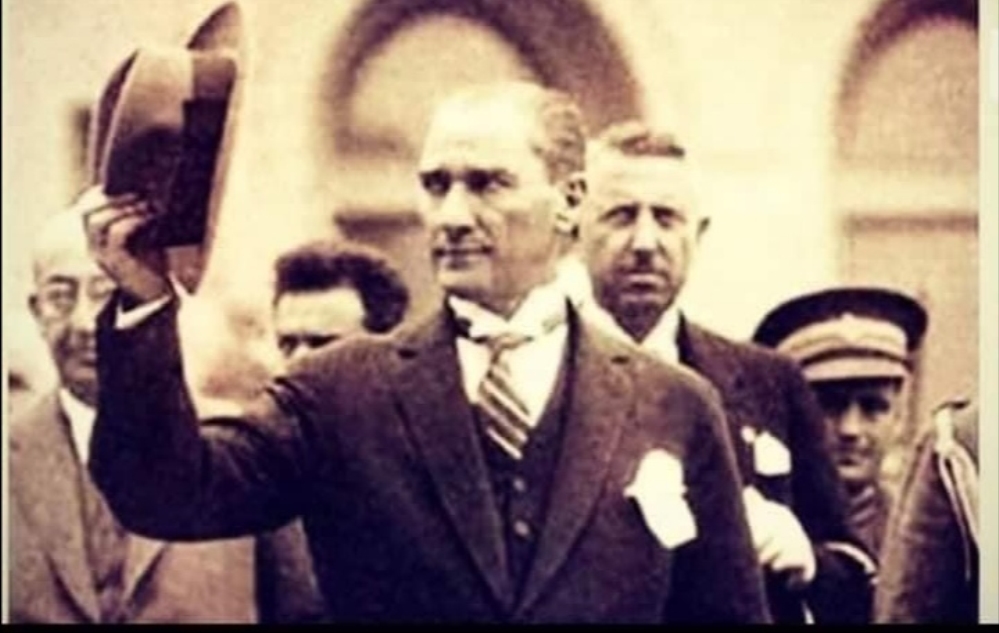 Gazi Mustafa Kemal Atatürk'ü saygı ve rahmetle anıyoruz. 